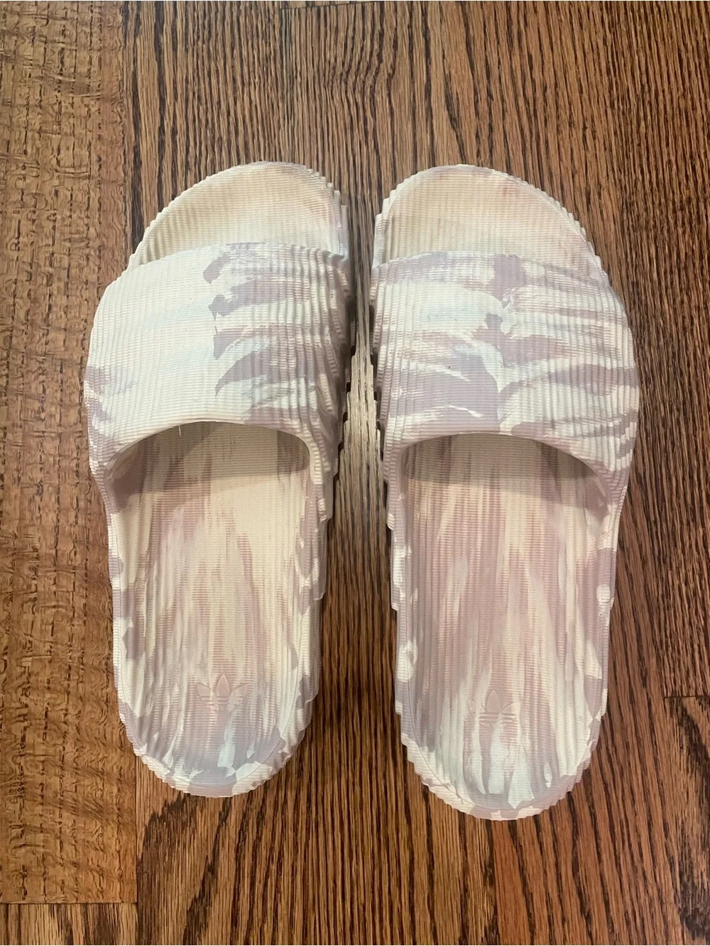 adidas Slides Sandals | Tan Pattern | Mens 9.5